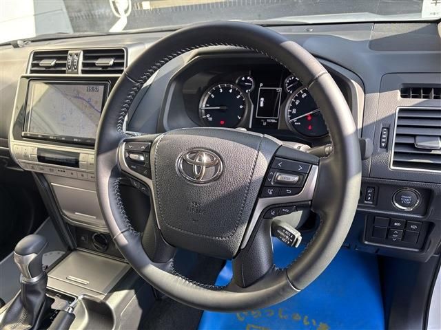 TOYOTA LANDCRUISER PRADO 2023 Image 31