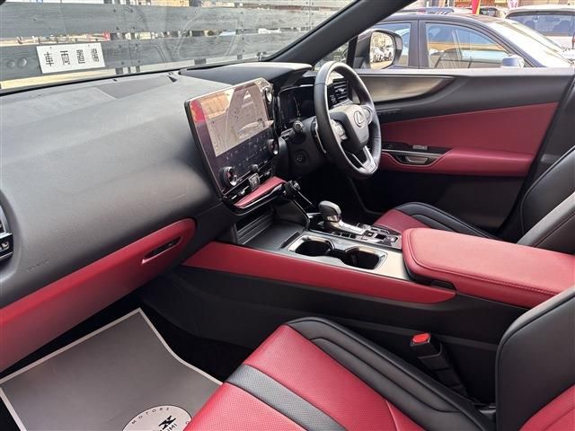 TOYOTA LEXUS NX350H 2023 Image 31