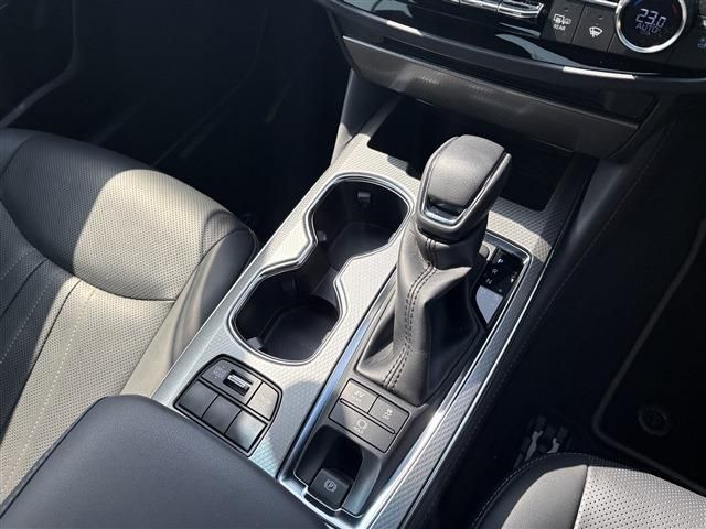 TOYOTA CROWN SEDAN HYBRID 4 2021 Image 31