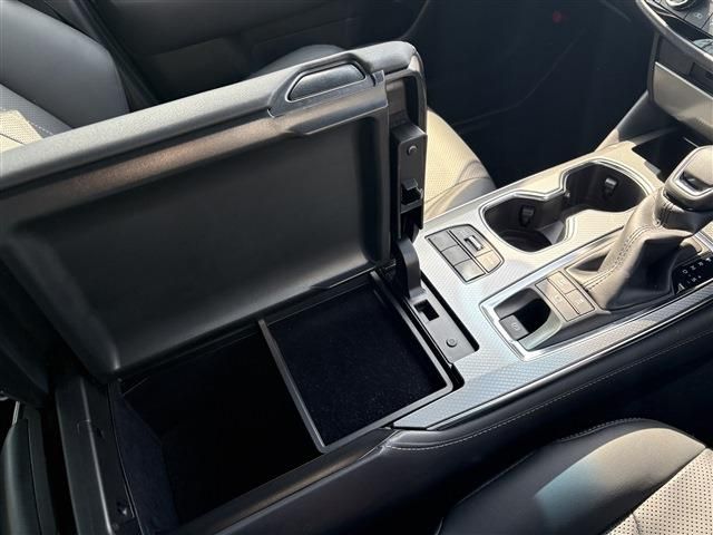 TOYOTA CROWN SEDAN HYBRID 4 2021 Image 31