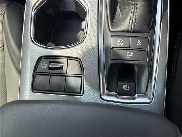 TOYOTA CROWN SEDAN HYBRID 4 2021 Image 31