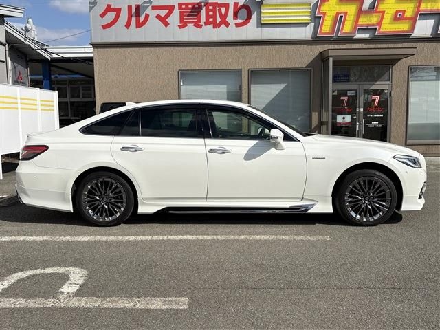 TOYOTA CROWN SEDAN HYBRID 4 2018 Image 31