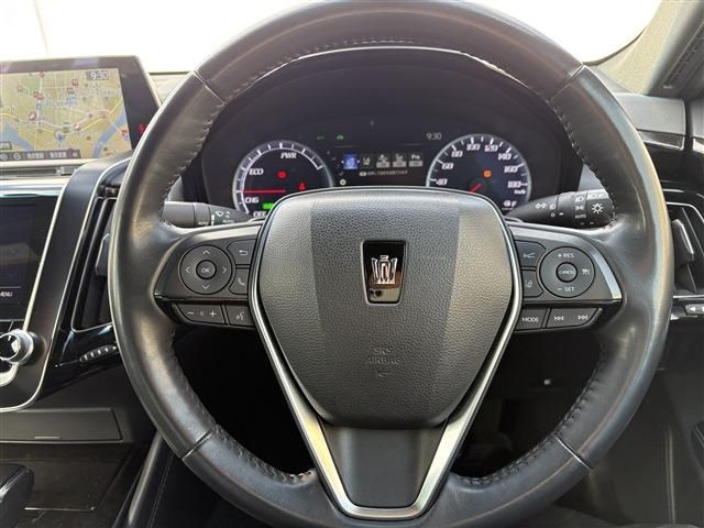 TOYOTA CROWN SEDAN HYBRID 4 2018 Image 31