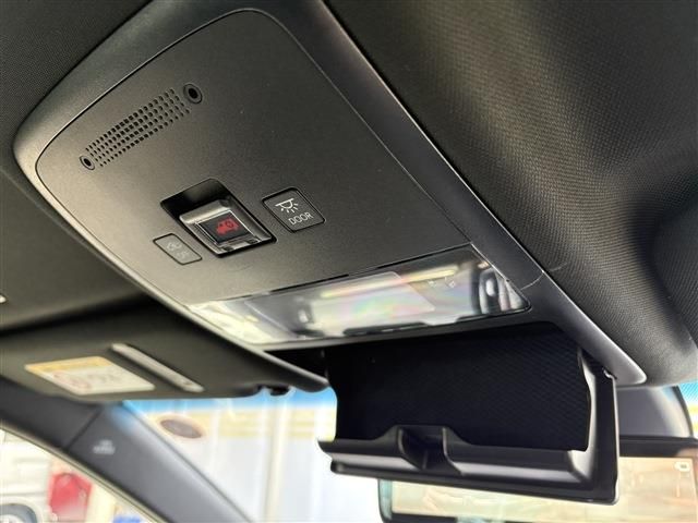 TOYOTA CROWN SEDAN HYBRID 4 2018 Image 31