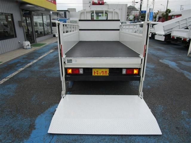TOYOTA DYNA 2019 Image 31