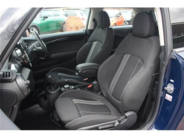 BMW MINI COOPER S 2019 Image 31