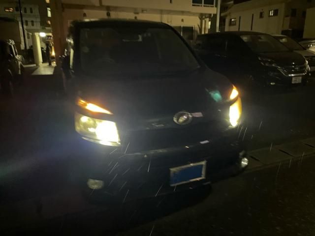 TOYOTA VOXY 2009 Image 31