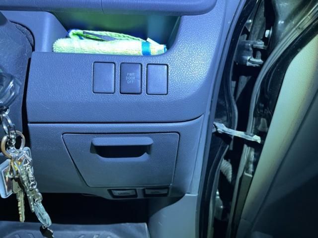 TOYOTA VOXY 2009 Image 31