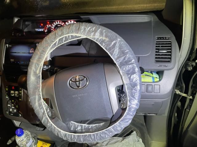 TOYOTA VOXY 2009 Image 31