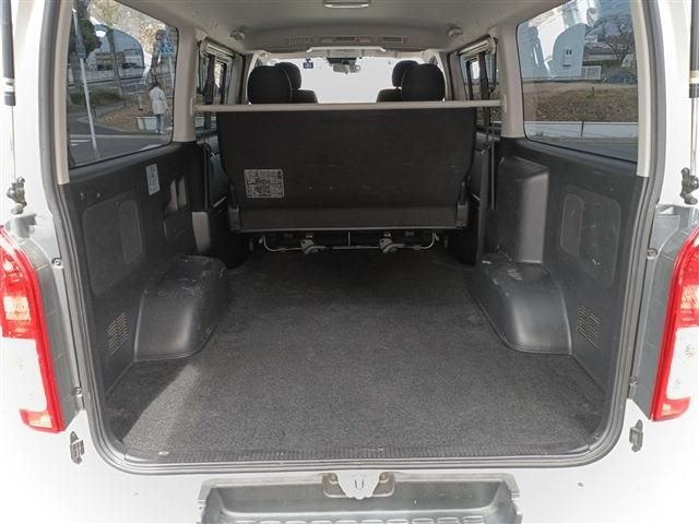 TOYOTA HIACE VAN 2WD 2020 Image 31