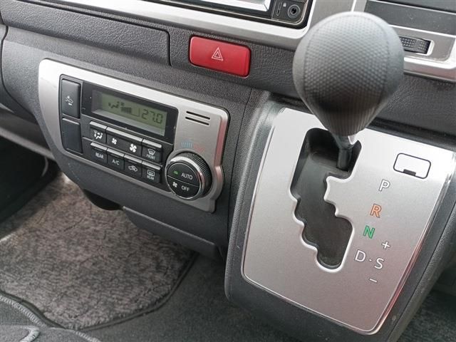 TOYOTA HIACE VAN 2WD 2020 Image 31