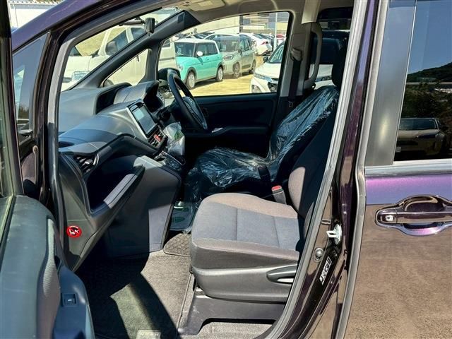 TOYOTA NOAH 2015 Image 31