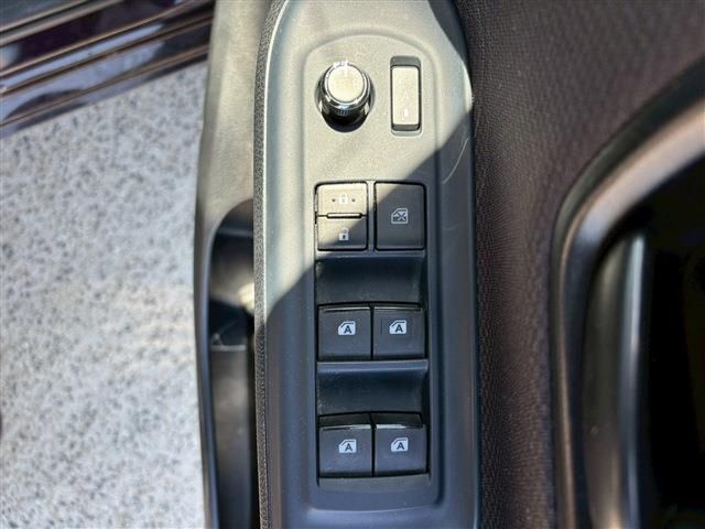 TOYOTA NOAH 2015 Image 31