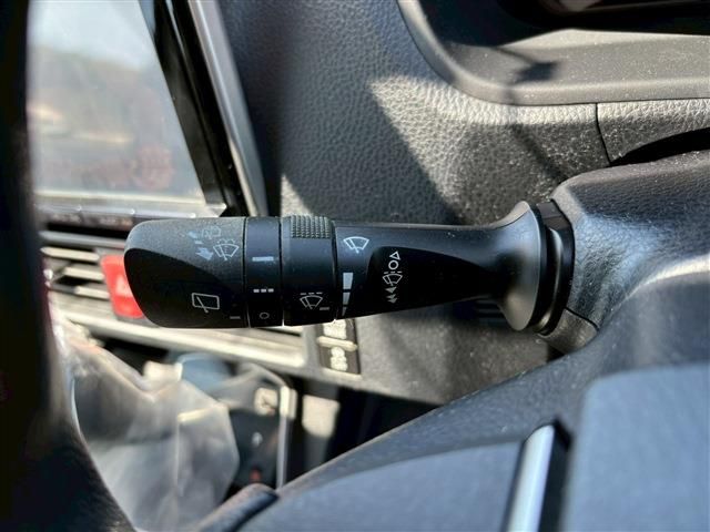 TOYOTA NOAH 2015 Image 31