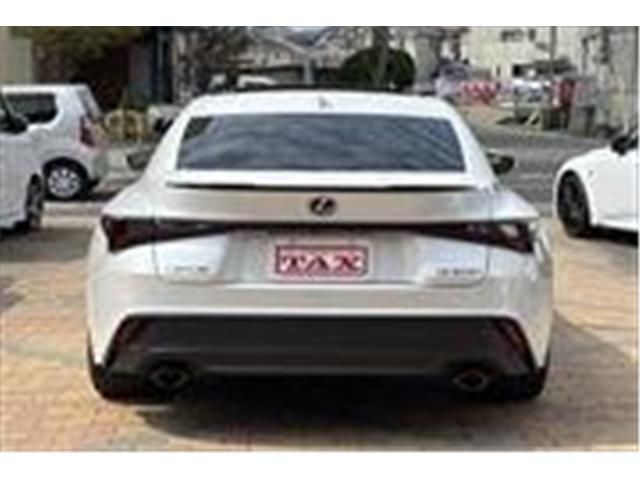 TOYOTA LEXUS IS300H 2021 Image 31