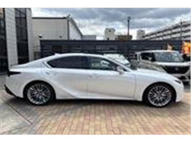TOYOTA LEXUS IS300H 2021 Image 31