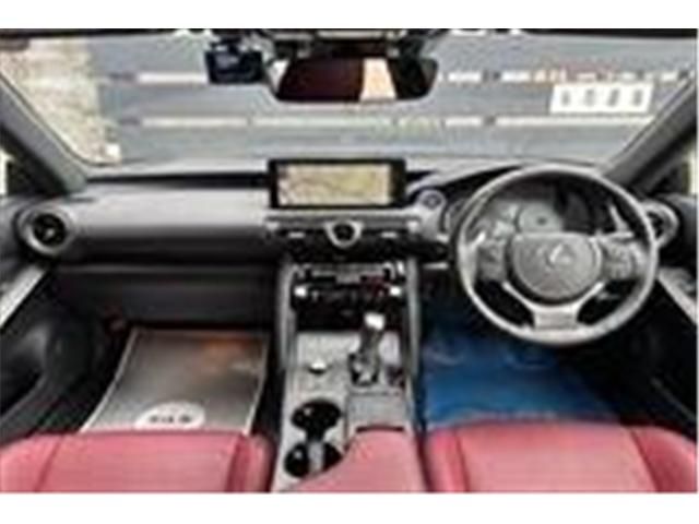 TOYOTA LEXUS IS300H 2021 Image 31