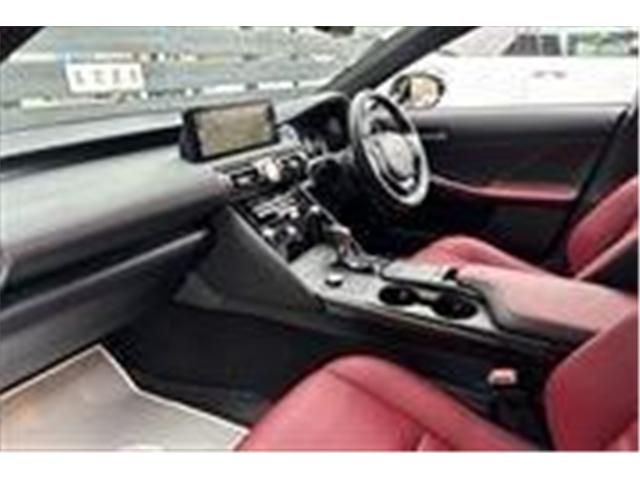 TOYOTA LEXUS IS300H 2021 Image 31