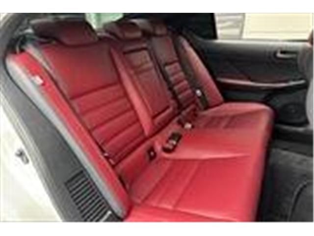 TOYOTA LEXUS IS300H 2021 Image 31