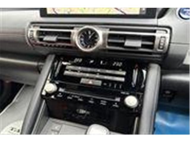 TOYOTA LEXUS IS300H 2021 Image 31