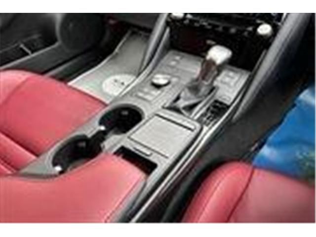 TOYOTA LEXUS IS300H 2021 Image 31