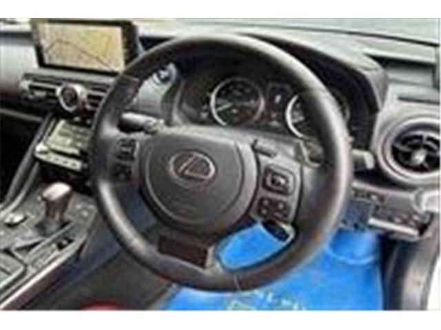 TOYOTA LEXUS IS300H 2021 Image 31