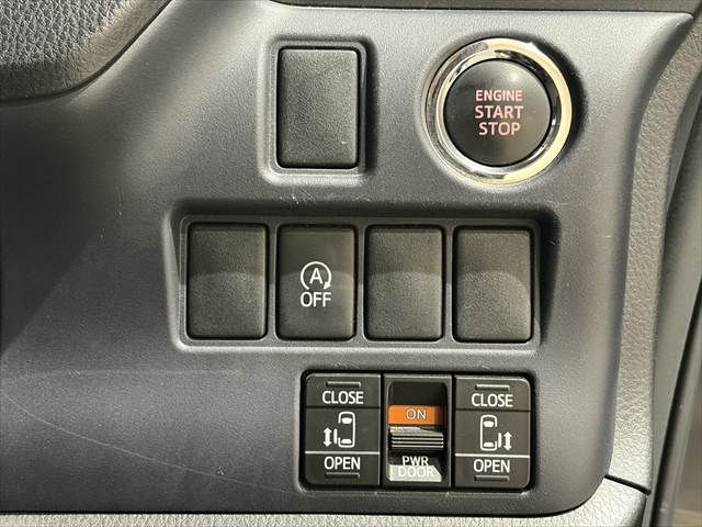 TOYOTA VOXY 2014 Image 31