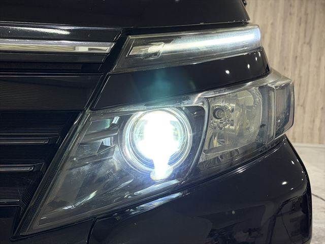 TOYOTA VOXY 2014 Image 31