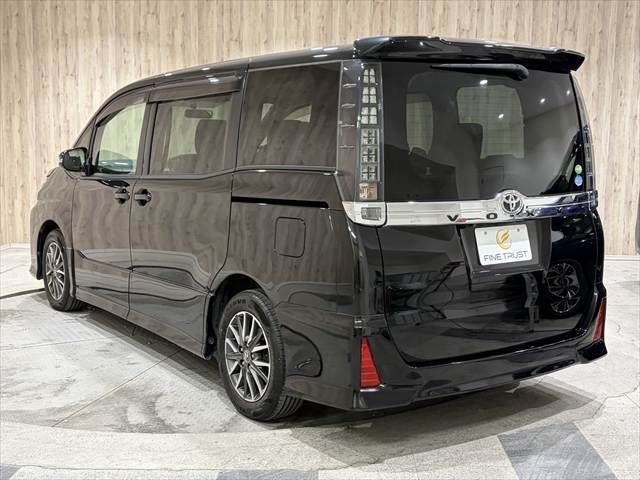 TOYOTA VOXY 2014 Image 31