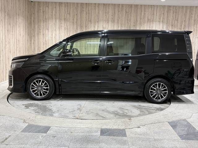 TOYOTA VOXY 2014 Image 31