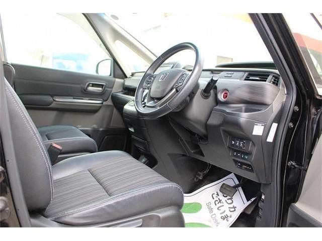 HONDA FREED HYBRID 2017 Image 31