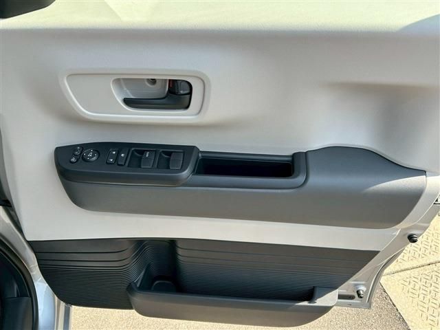 HONDA N BOX 2025 Image 31