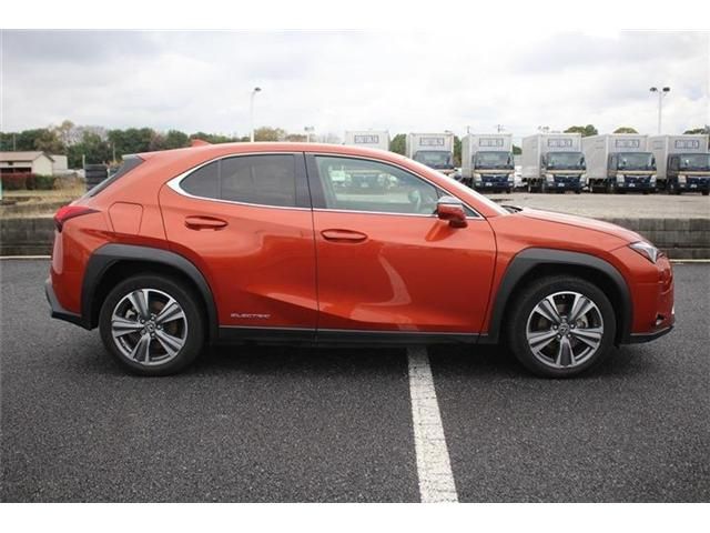 TOYOTA LEXUS UX300E 2022 Image 31