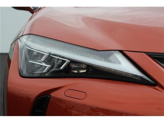 TOYOTA LEXUS UX300E 2022 Image 31