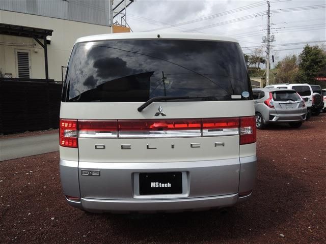 MITSUBISHI DELICA D:5 4WD 2009 Image 31