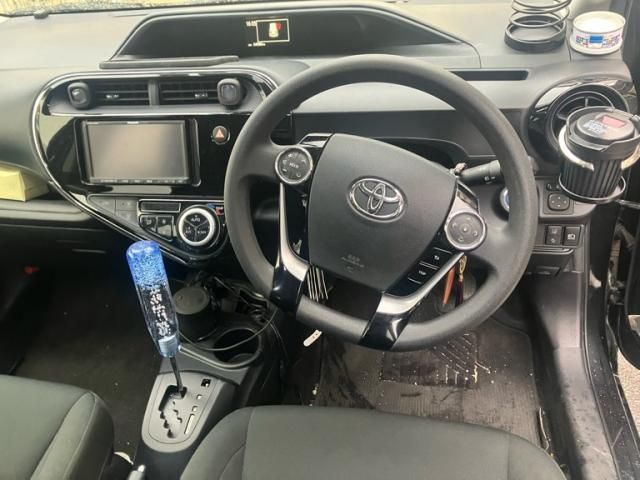 TOYOTA AQUA 2018 Image 31