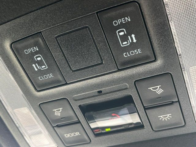 TOYOTA NOAH 2022 Image 31