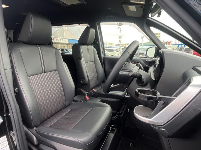 TOYOTA NOAH 2022 Image 31