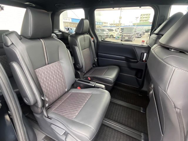 TOYOTA NOAH 2022 Image 31