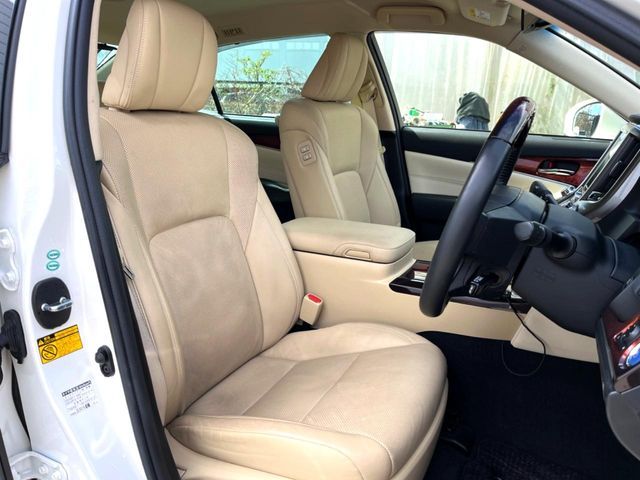 TOYOTA CROWN MAJESTA HYBRID 2014 Image 31