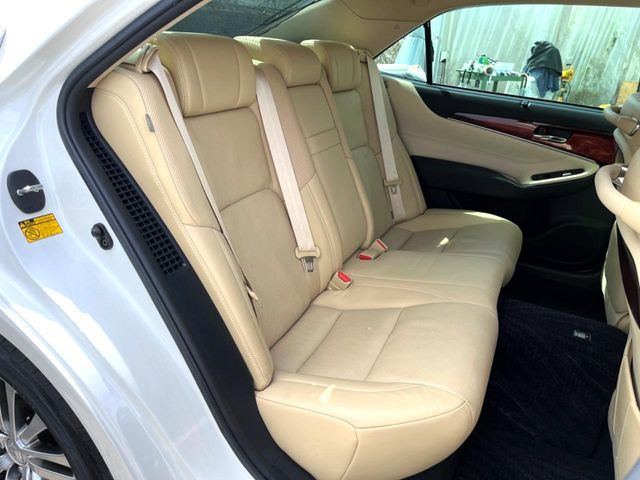 TOYOTA CROWN MAJESTA HYBRID 2014 Image 31