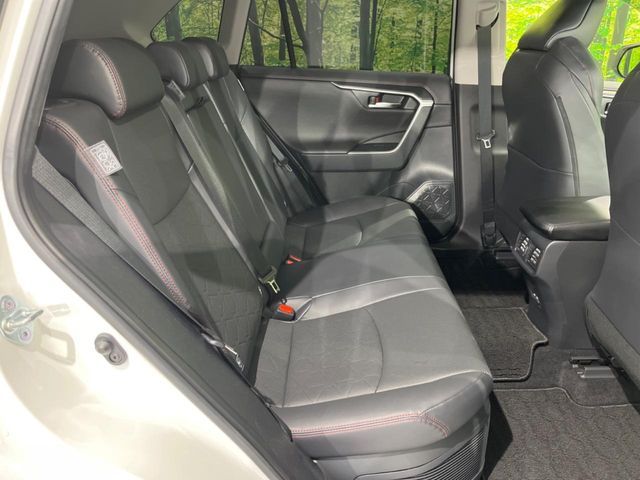 TOYOTA RAV4 HYBRID 4WD 2023 Image 31