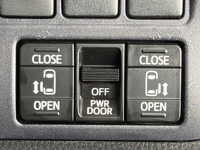 TOYOTA VOXY 2014 Image 31