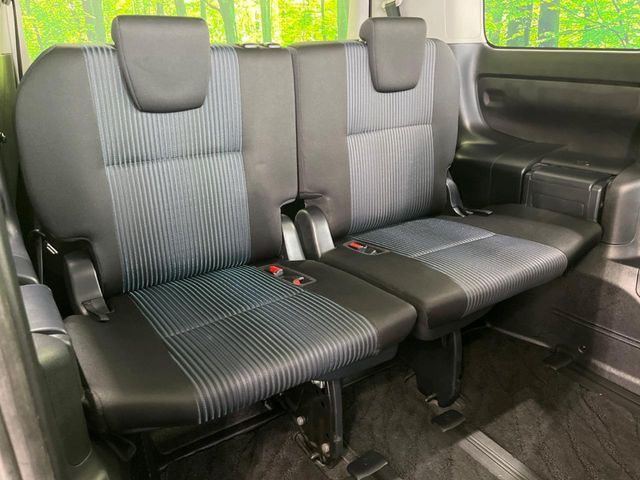 TOYOTA VOXY 2014 Image 31