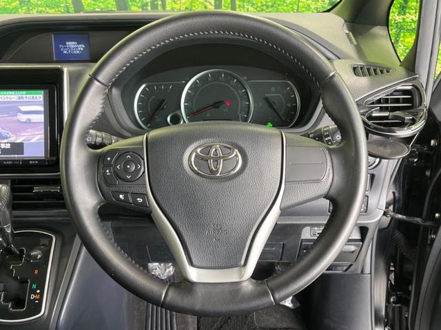 TOYOTA VOXY 2014 Image 31