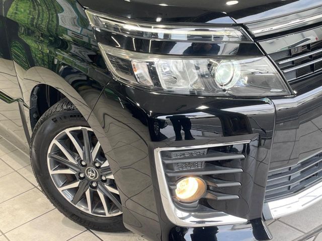 TOYOTA VOXY 2014 Image 31