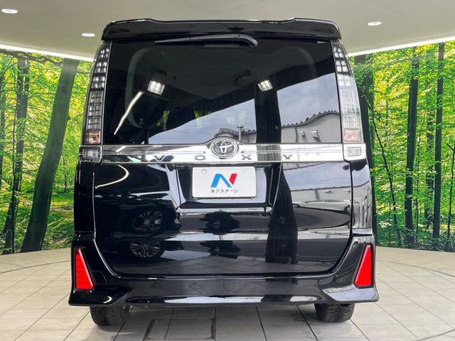 TOYOTA VOXY 2014 Image 31