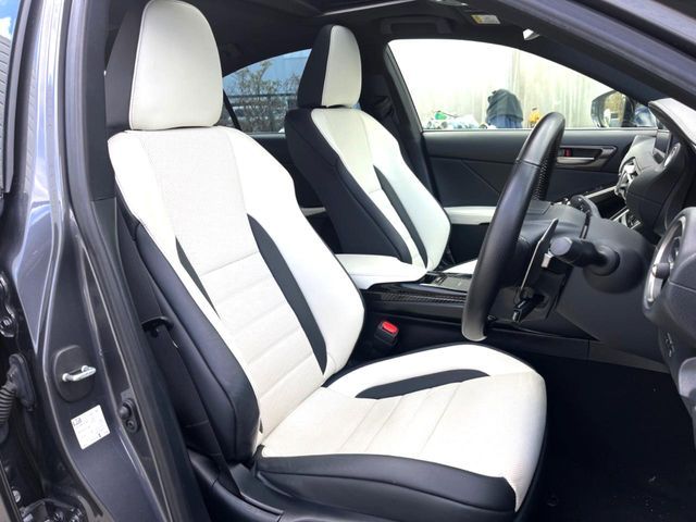 TOYOTA LEXUS IS300 2021 Image 31