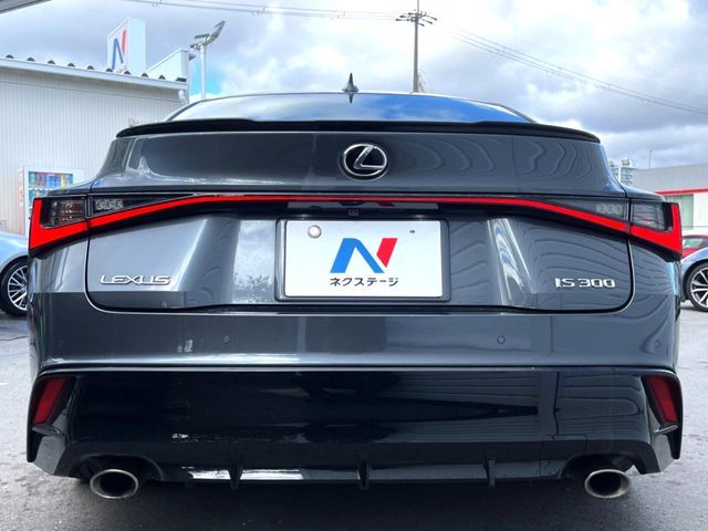 TOYOTA LEXUS IS300 2021 Image 31