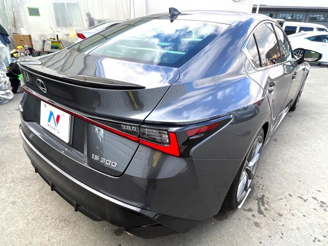 TOYOTA LEXUS IS300 2021 Image 31